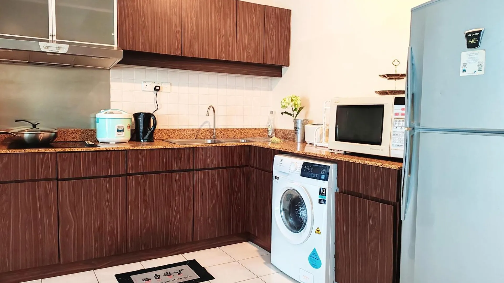 9 Bukit Bintang 5 Minutes To Alor Street Seri Bukit Ceylon 2R2B 8 Pax Kuala Lumpur 0*,  Malaysia