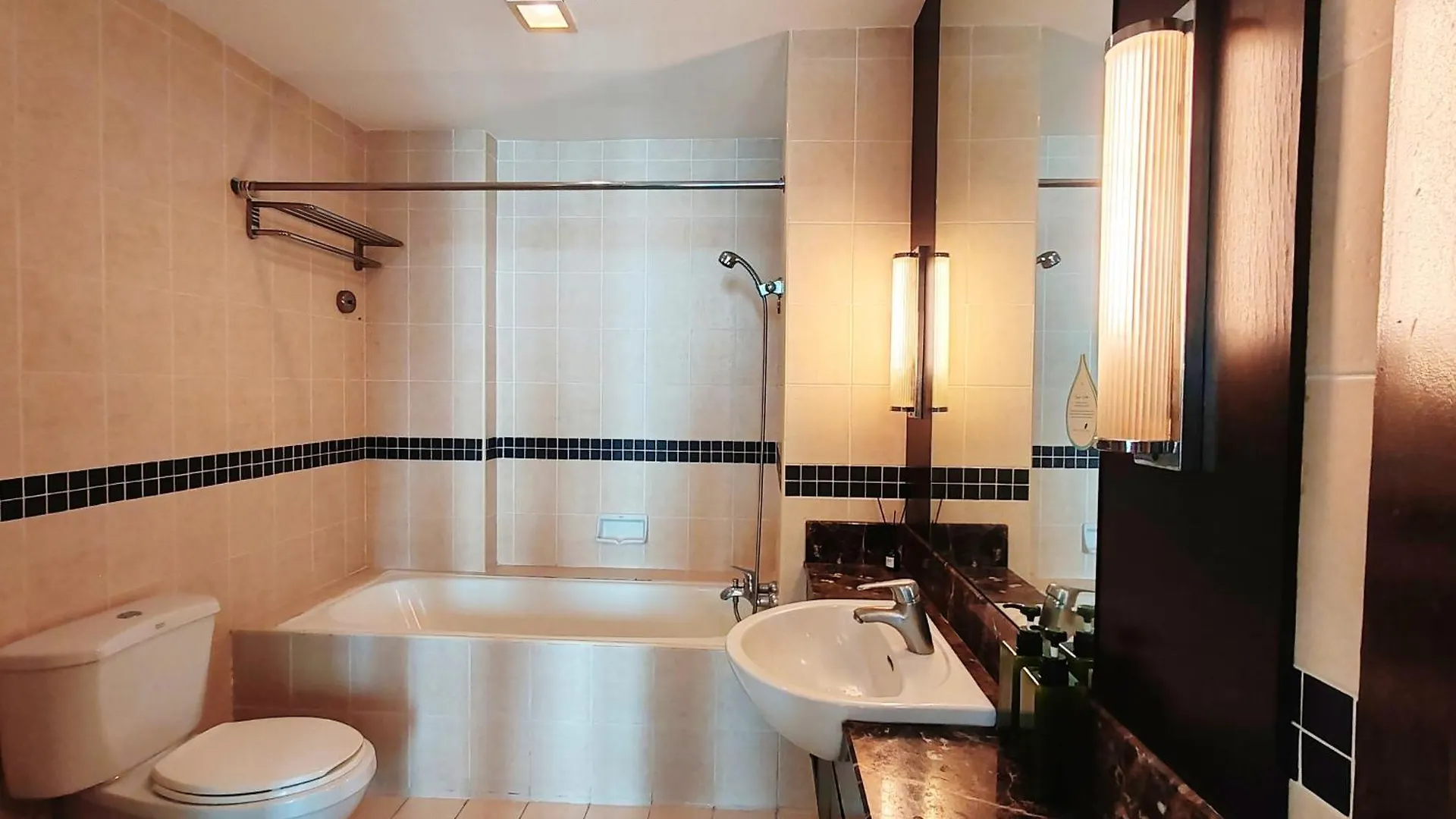 9 Bukit Bintang 5 Minutes To Alor Street Seri Bukit Ceylon 2R2B 8 Pax Kuala Lumpur 0*,